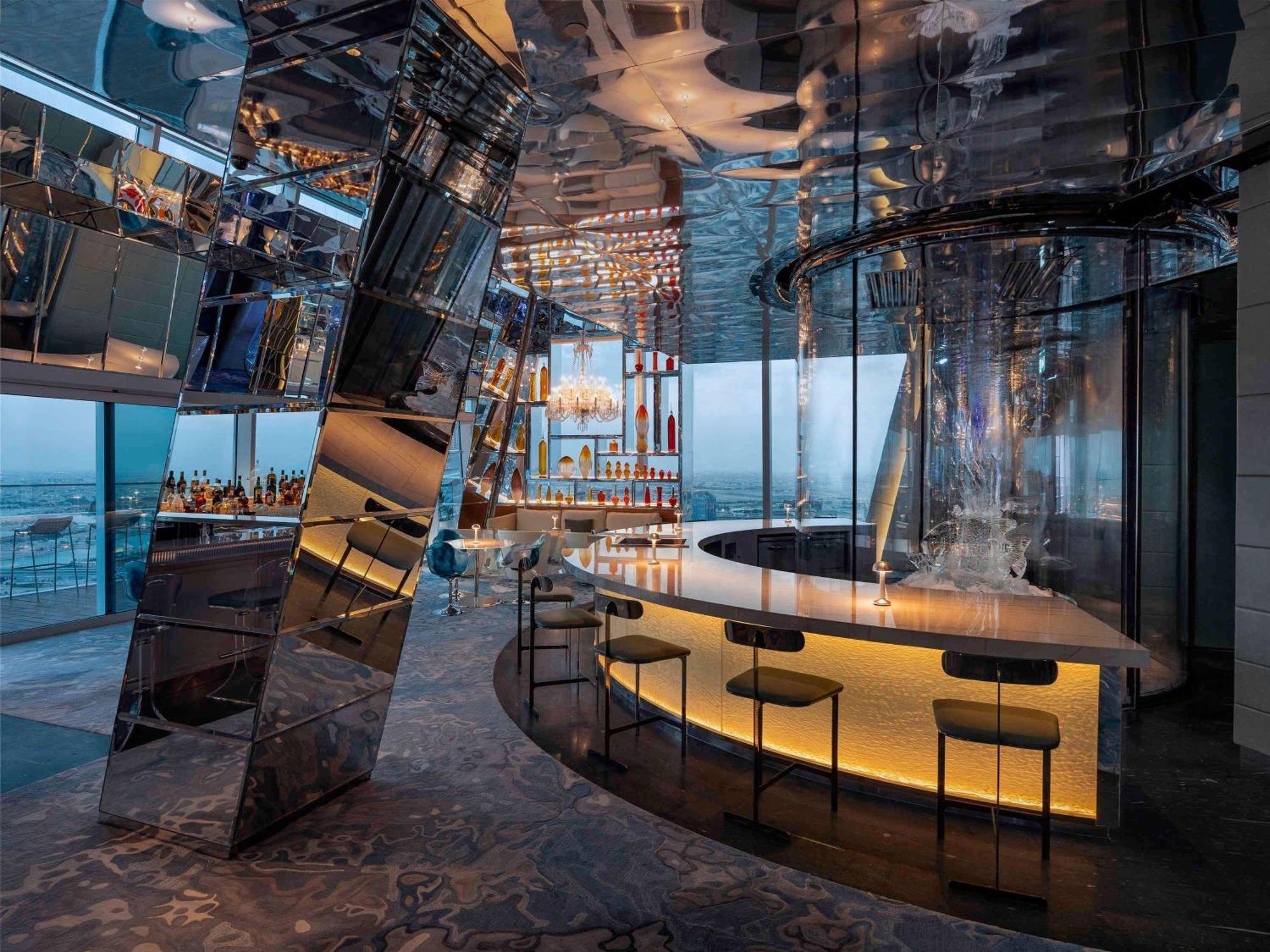 Hotel Fairmont Doha Lusail Zewnętrze zdjęcie The bar at the 101 Sky Bar