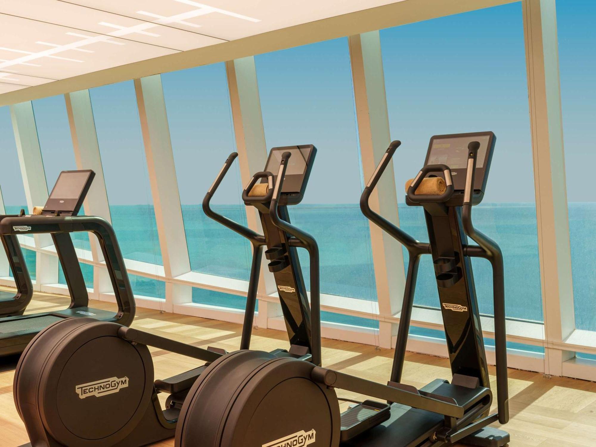 Hotel Fairmont Doha Lusail Zewnętrze zdjęcie Elliptical cross trainer